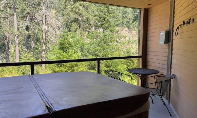 Carson Hotel | Carson Hot Springs Resort