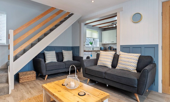 St. Florence Cottage | Cartwright's Cottage - Pool, Sports Courts, Park