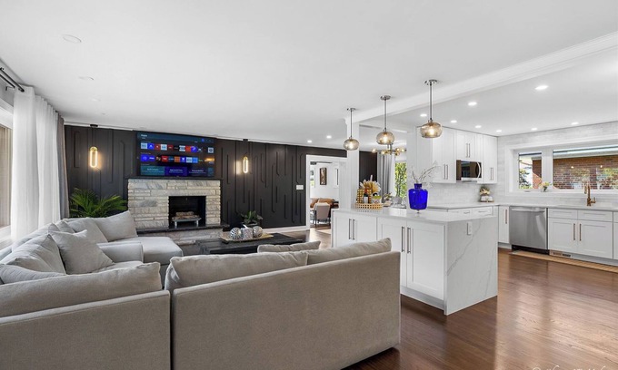 Chicago House | Casa 22 Luxury Modern House for 6 3 Bed, 2 Bath