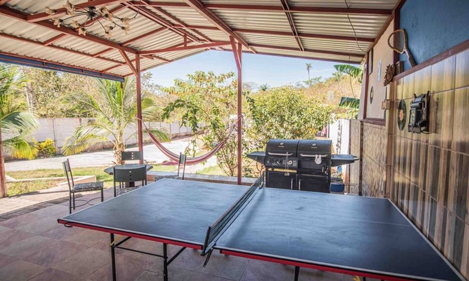Tarcoles House | Casa, 5 dormitorios, piscina, rancho, cocina, minibar, pingpong, 14 personas