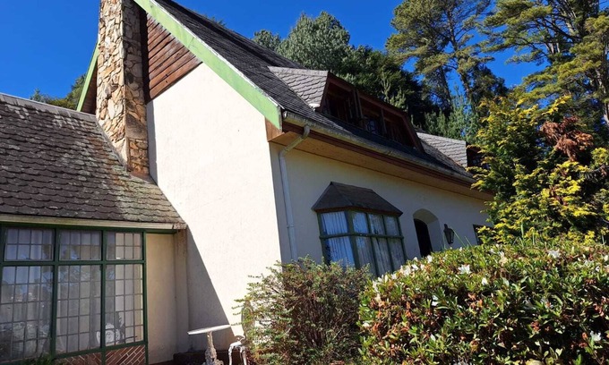 Alto do Capivari Cottage | Casa Aconchegante em Campos do Jordão com 4 Suítes, Aceita Animais de Estimação