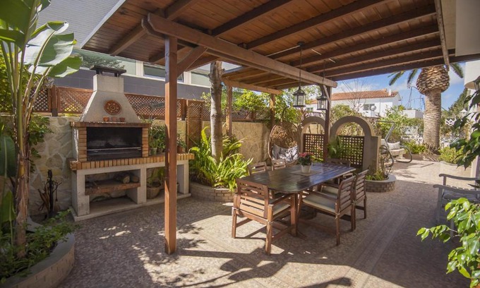 Salou House | Casa adosada con piscina comunitaria Solo familias no grupos de jovenes