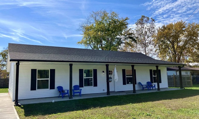Stanton House | Casa Alegre Summary:
