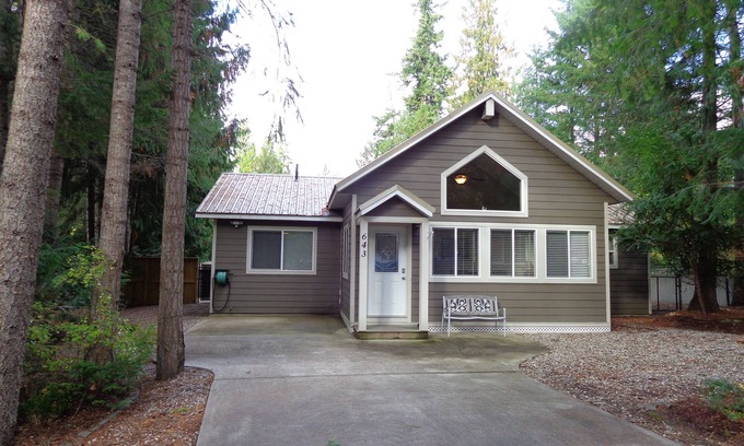 Swansea Point House | Casa Allegro ~ Mara Lake Tranquility ~ An All-Season Paradise