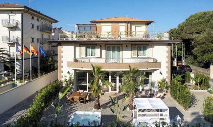 Lido di Camaiore Villa | Casa Amare 4+2, Emma Villas