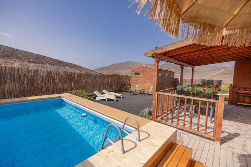 Tuineje House | Casa Amaya - Spacious House with Pool, Large Garden, BBQ, 2 Terraces, and Ideal Location
