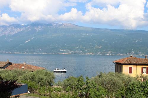 Gargnano Apartment | Casa Amelia