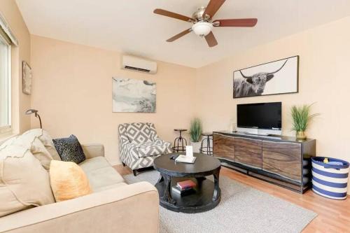 Little Italy Apartment | Casa Amore -2BR- FREE Driveway parking for 3 cars