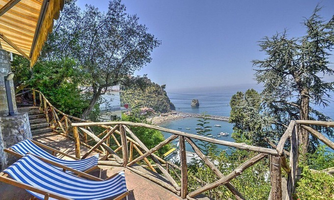 Vico Equense House | Casa Andreina B: A graceful independent house located on the high coast in front of the sea, with Free WI-FI.