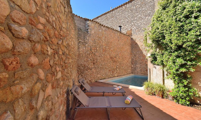 Binissalem Ski Chalet | Casa Anita 257 fantastic townhouse with private pool, terrace and air-conditioning