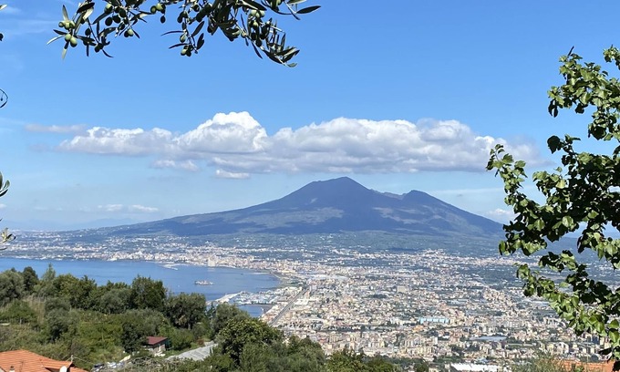 Piazza-Tralia-Pendolo Apartment | Casa Antonia-in a strategic area to visit the main attractions of Naples