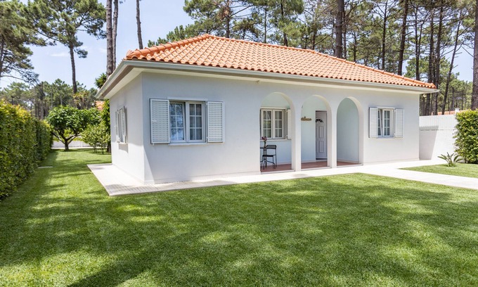 Charneca de Caparica e Sobreda House | CASA AROEIRA - Beach bungalow near Lisbon
