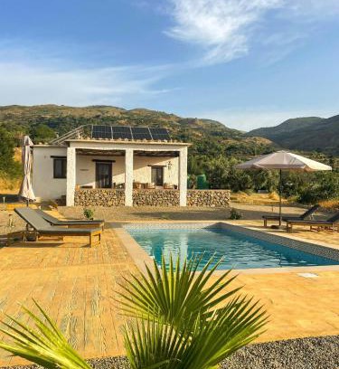 Valor House | Casa Astrid at Vista de Valor - Off Grid & Private Pool