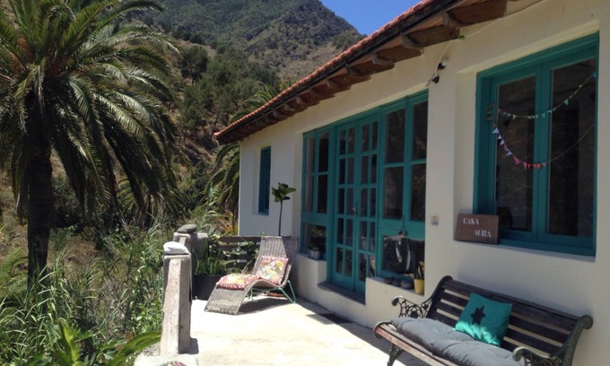 Hermigua House | CASA AURA sunshine over the sea