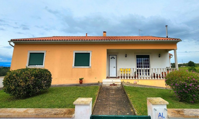 Obidos House | Casa Avó Judite with Castle View in Óbidos