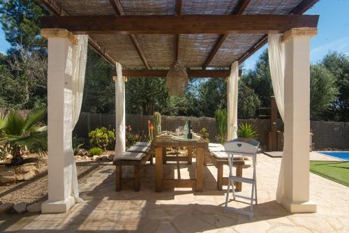 Cala Llombards House | Casa Azul Stylish beach house for 4 adults and 1 child in Cala Llombards