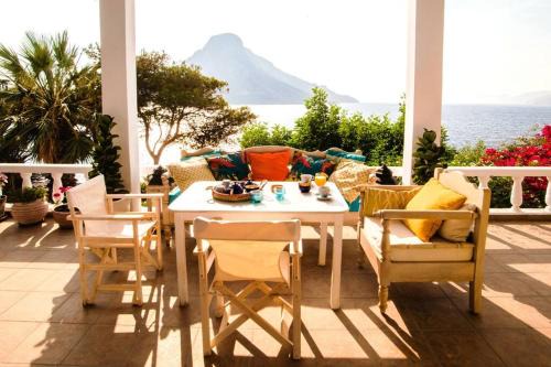 Massouri Villa | Casa Azul villa for rent