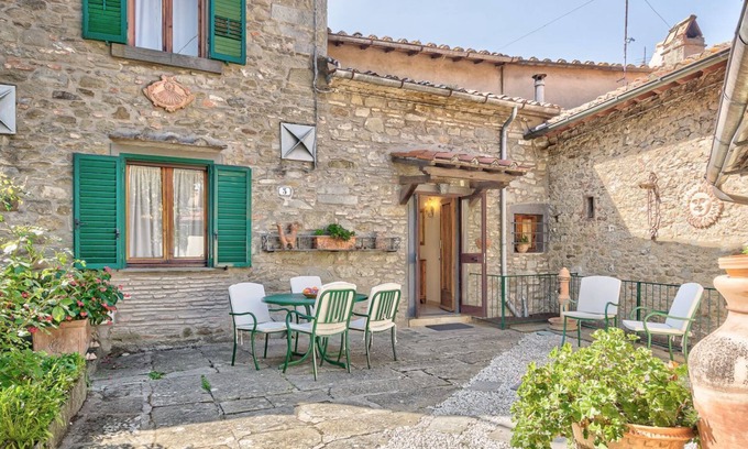 Cortona Old Town House | Casa Bacco - private house with a remarkable garden in the centre of Cortona