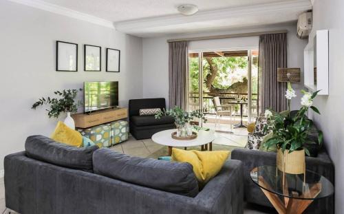Stellenbosch Central Apartment | Casa Bella Stellenbosch - Jan Cats No 4