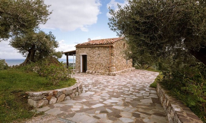 Collesano Villa | Casa Bianca - Collesano