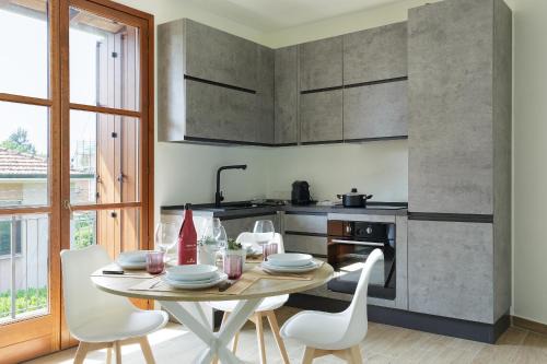 Albiolo Apartment | Casa Bianchina