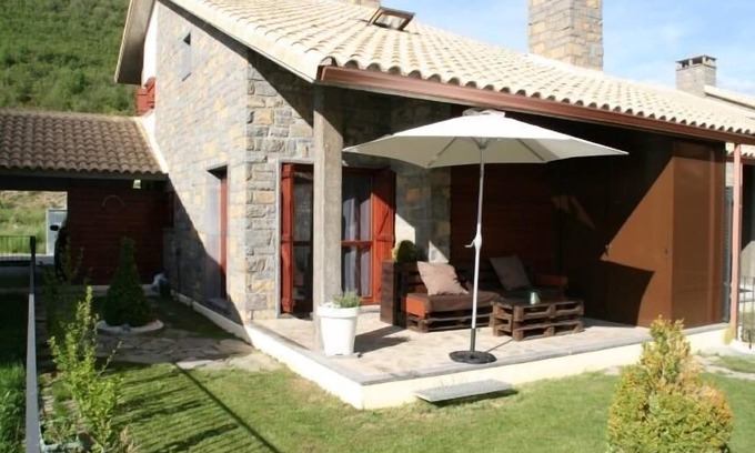 Gavin Cottage | Casa Biescas for 7 people