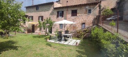 Grotte di Castro House | Casa Biscarello - Borgo e Lago