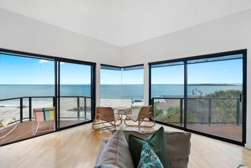 McCracken House | Casa Blanca - 2-4 Heggerton St McCracken - No Linen Included