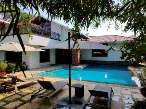 Awas Villa | Casa Blanca 3bhk w/pool near Mandwa, Alibaug