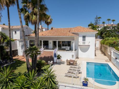Puerto de la Duquesa Villa | Casa Blanca
