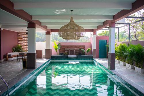 Shavri Colony Hotel | Casa Blanca Lakecity