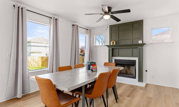 Kyle House | Casa Blanca