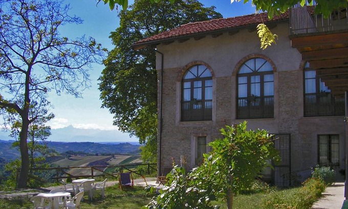 Trezzo Tinella Bed & Breakfast | Casa Branzele