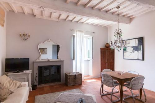 Compignano House | Casa Breccia