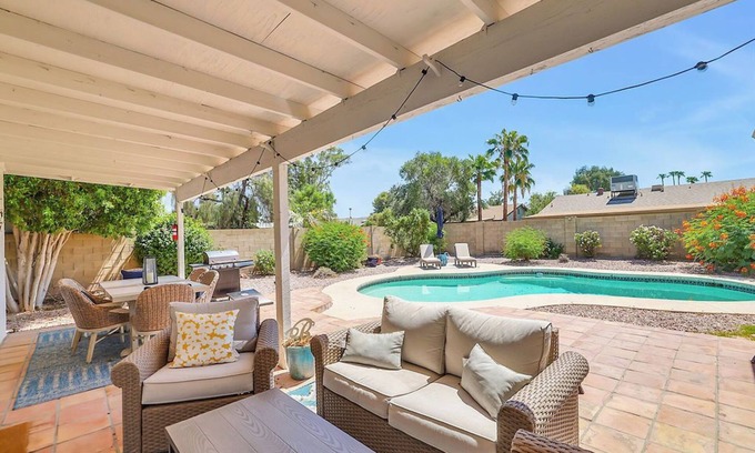 Paradise Valley Village House | Casa Burke 4BD Home w/Pool and Games