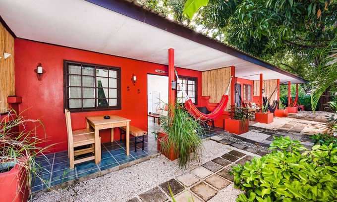 Palm Beach Estates Apartment | Casa Camaleon 5 🏄 2 bed beach cabina