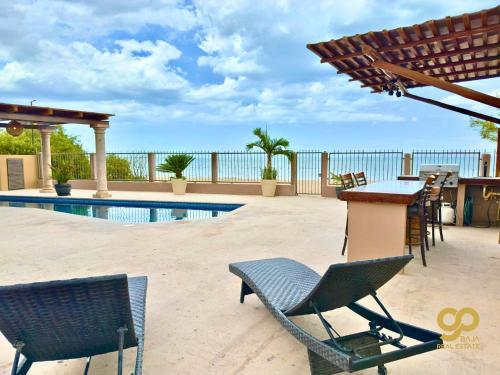 El Centenario House | Casa Caracol Beachfront and Private Pool Villa