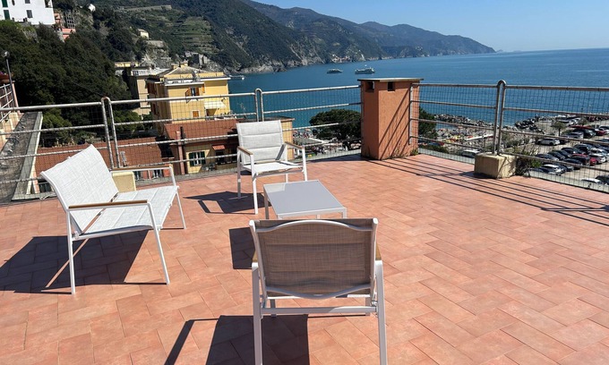 Cinque Terre Apartment | Casa Carlicchia With Terrace and Sea view