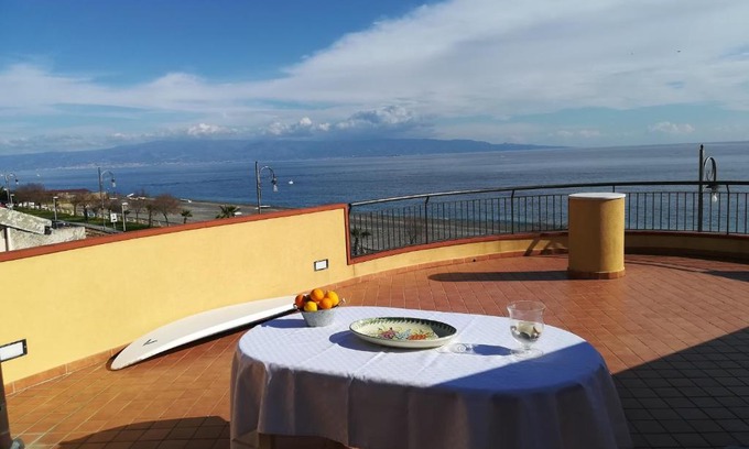 Nizza di Sicilia Apartment | Casa Carmelo