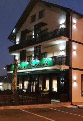 Tirgu Jiu House | Casa Caroli