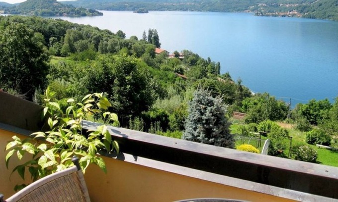 Crabbia Apartment | Casa Catia with panoramic terrace and superb view of Lake Orta and the mountains