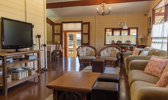 Alto da Boa Vista House | Casa Charmosa com Lareira e Espaço de Lazer
