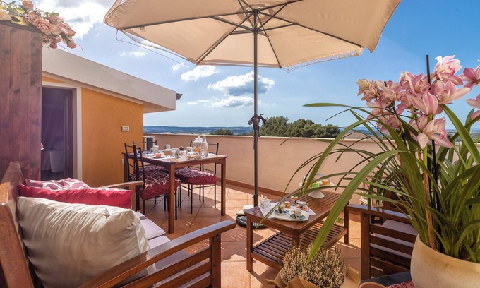 Uri Apartment | Casa Clara Uri in the Nuraghe of Santa Cadrina a short distance from the beaches
