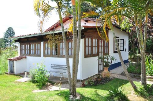Colonia do Marcal House | Casa COMPLETA, 2 quartos, Estacionamento GRATUITO, WIFI 300MB, frigobar, microondas, fogão e jardim