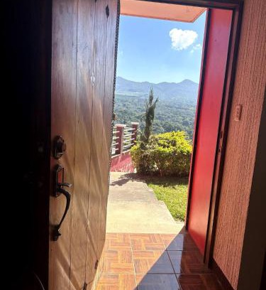 Santa Lucia Milpas Altas House | Casa con Vista Impresionante, a Min de la Antigua!