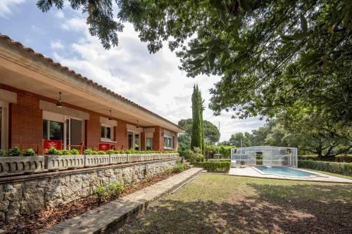 Vilobi d'Onyar Ski Chalet | Casa con piscina en Vilobí dOnyar