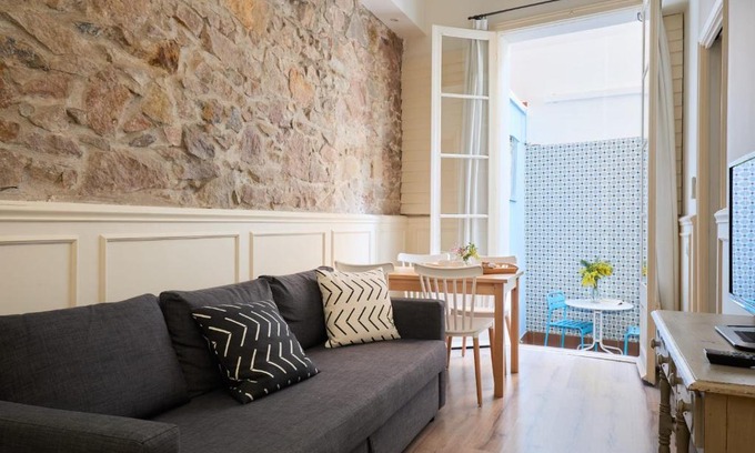 El Putget i Farro Apartment | Casa Cosi - Patio 2