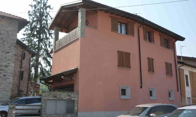 Brezzo di Bedero Apartment | Casa Crocetta