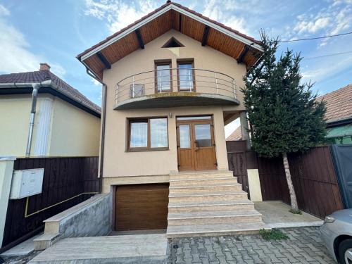 Alba Iulia House | Casa cu brad