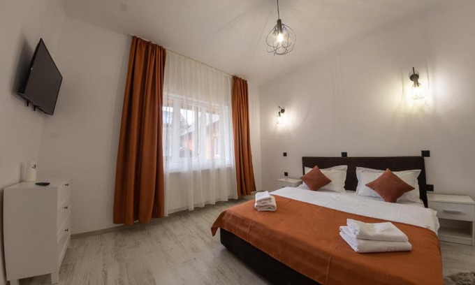 Moeciu de Sus House | Casa cu Bujori
